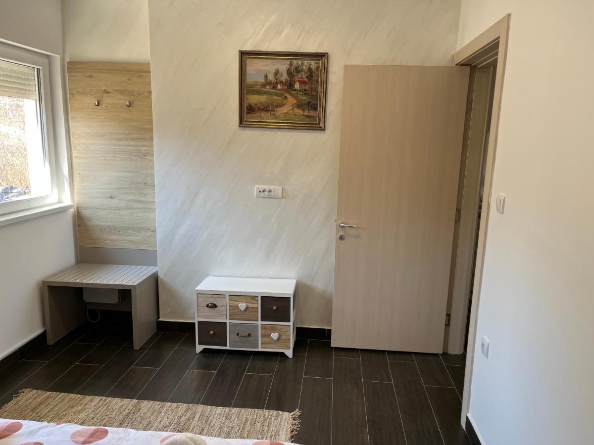 Apartmani Joka Vrdnik Buitenkant foto